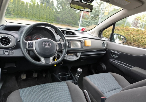 Skoda Fabia cena 24900 przebieg: 206000, rok produkcji 2015 z Warszawa małe 67